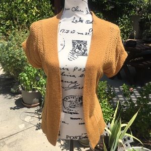 Like New Short Sleeve Sweater